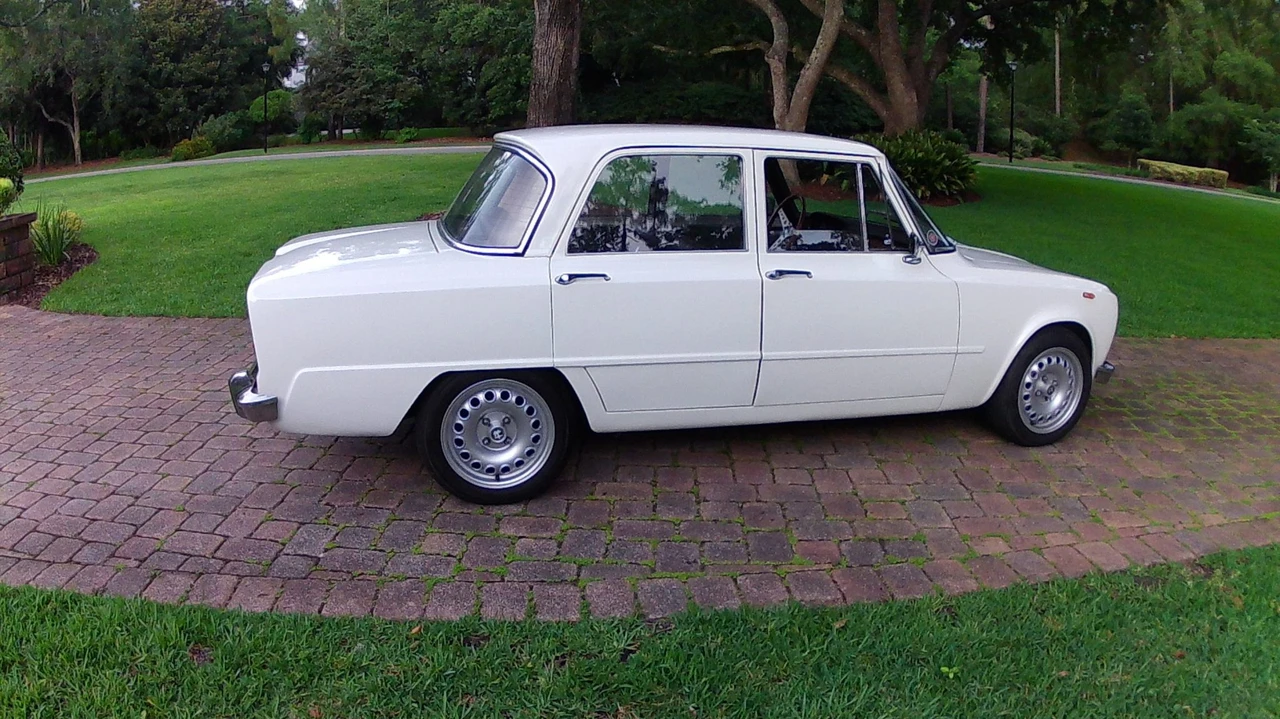 1971 Alfa Romeo GT 1300 Junior - Image 10 of 31