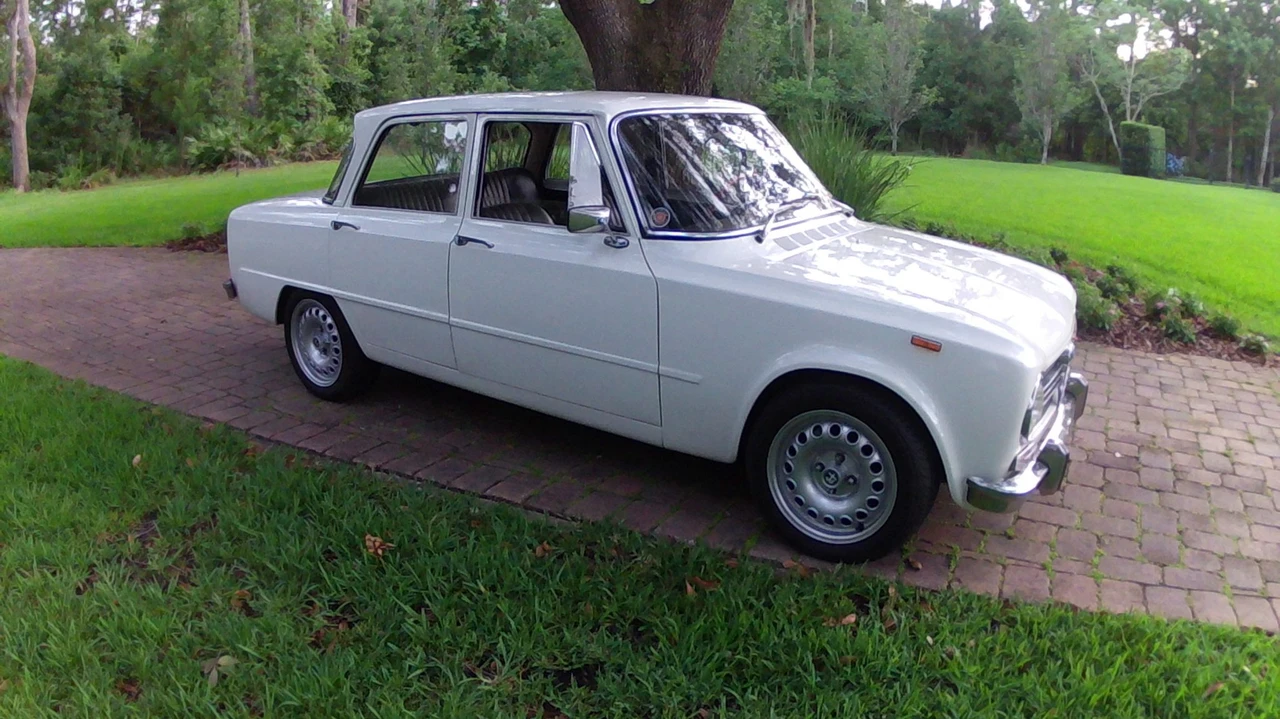 1971 Alfa Romeo GT 1300 Junior - Image 9 of 31