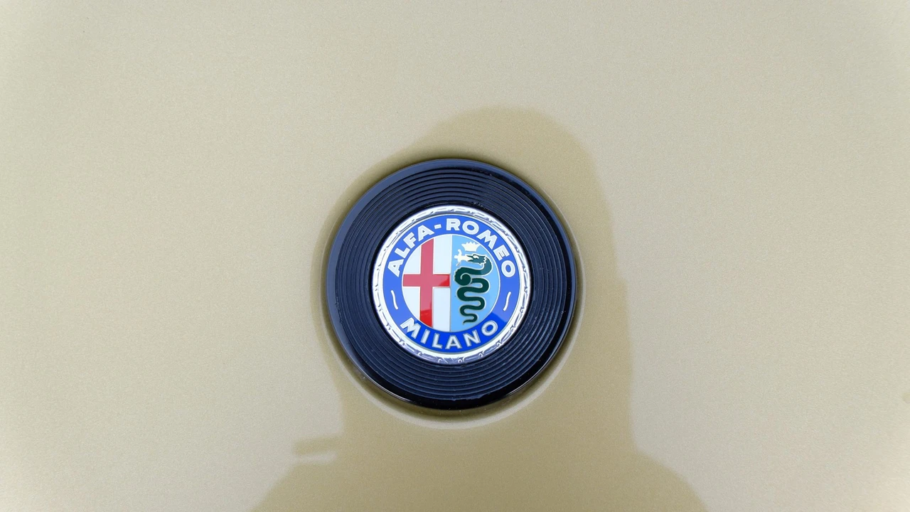 1971 Alfa Romeo Montreal - Image 24 of 31