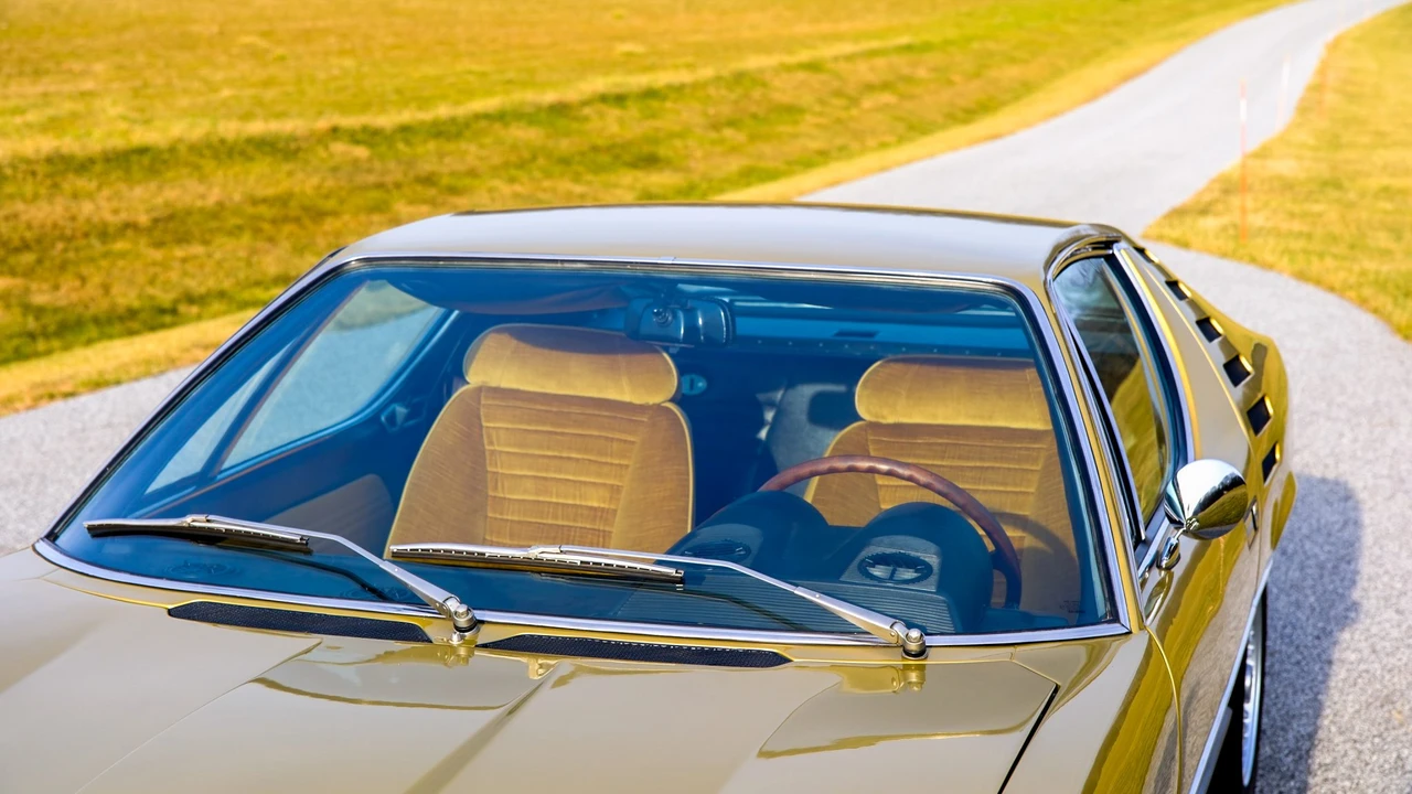 1971 Alfa Romeo Montreal - Image 28 of 31