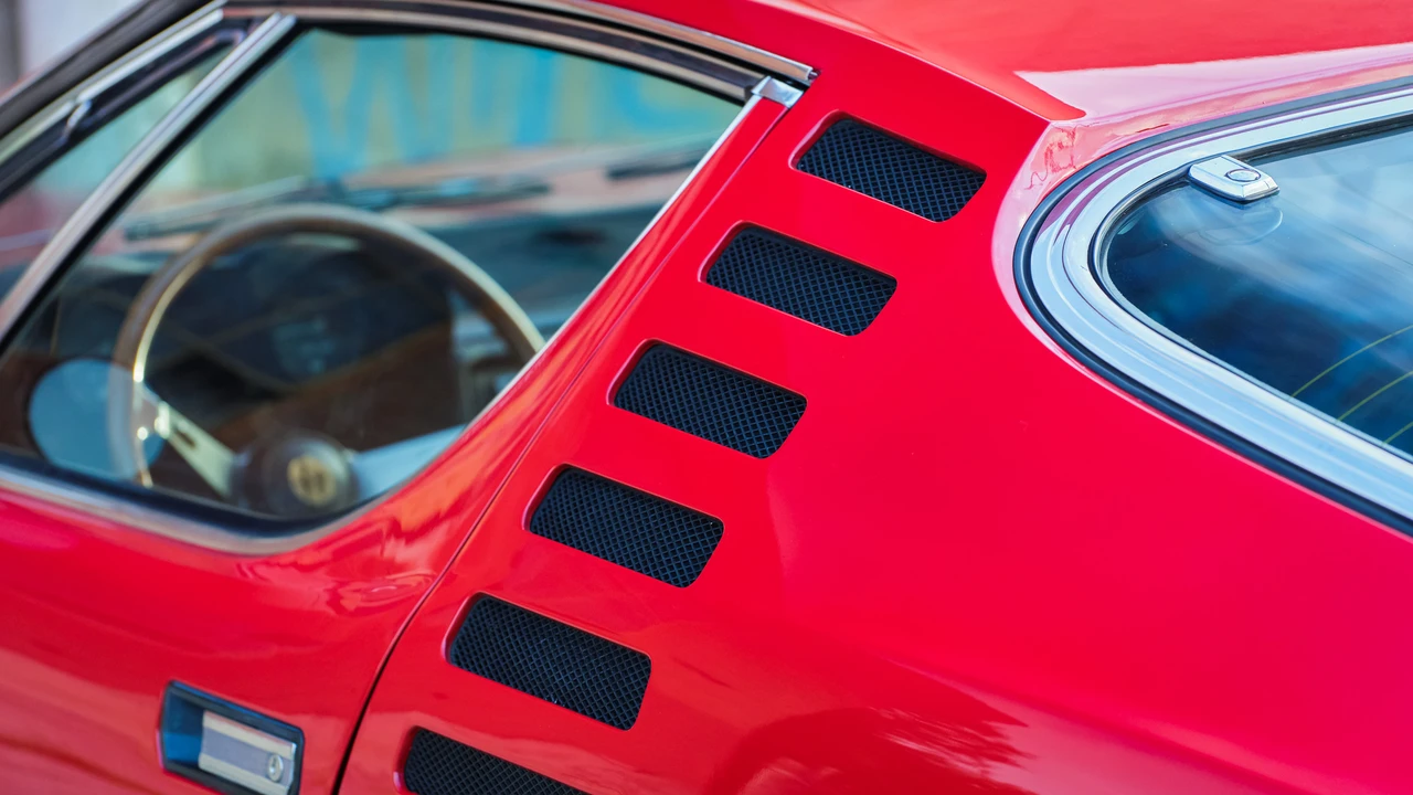 1971 Alfa Romeo Montreal - Image 24 of 31