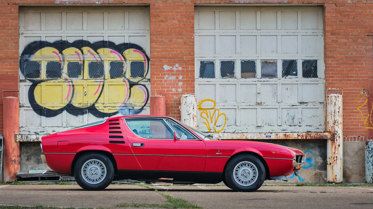1971 Alfa Romeo Montreal - Image 12 of 31