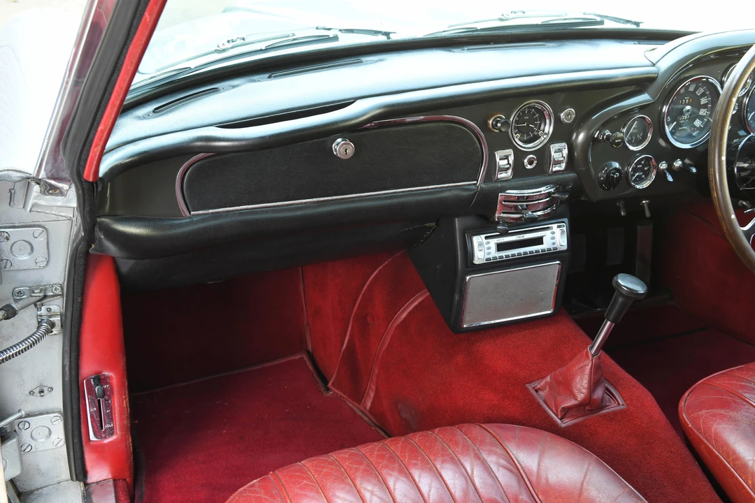 1971 Aston Martin DB6 Vantage - Image 10 of 31
