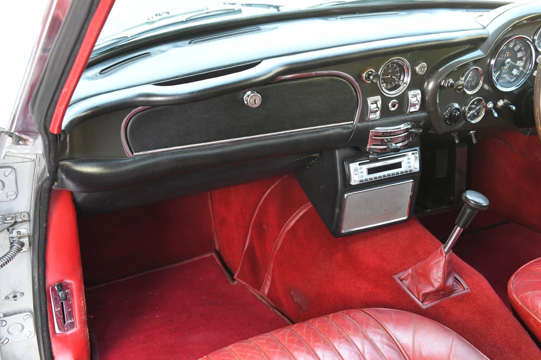 1971 Aston Martin DB6 Vantage - Image 9 of 31