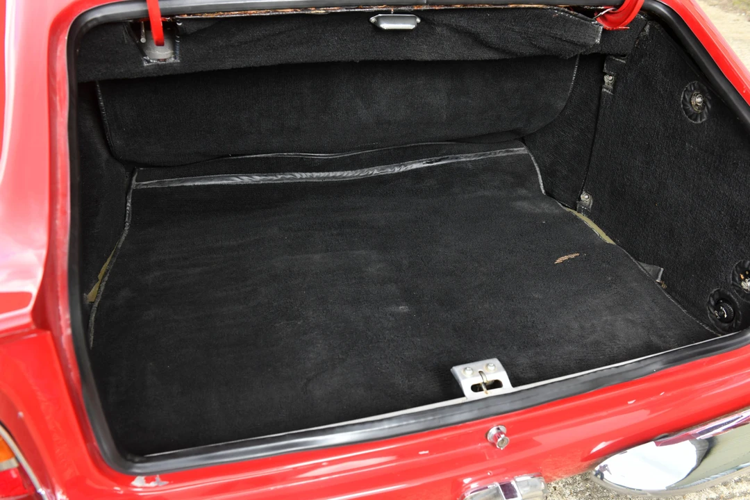 1971 Aston Martin DB6 Vantage - Image 29 of 31