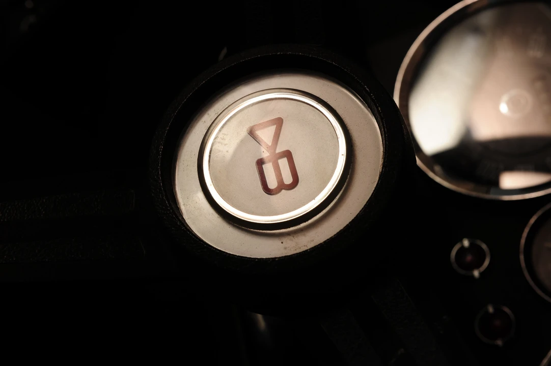 1971 Aston Martin DBS V8 - Image 3 of 4