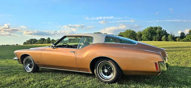 1971 Buick Riviera Coupe 2D