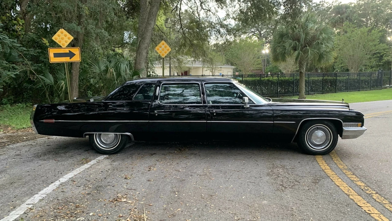 1971 Cadillac Series 70 & 75 - Image 2 of 31
