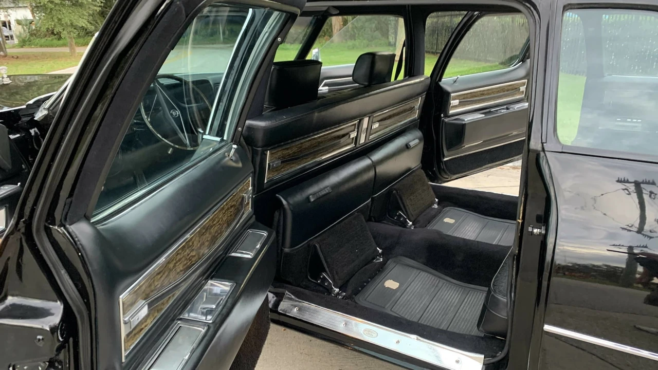 1971 Cadillac Series 70 & 75 - Image 6 of 31