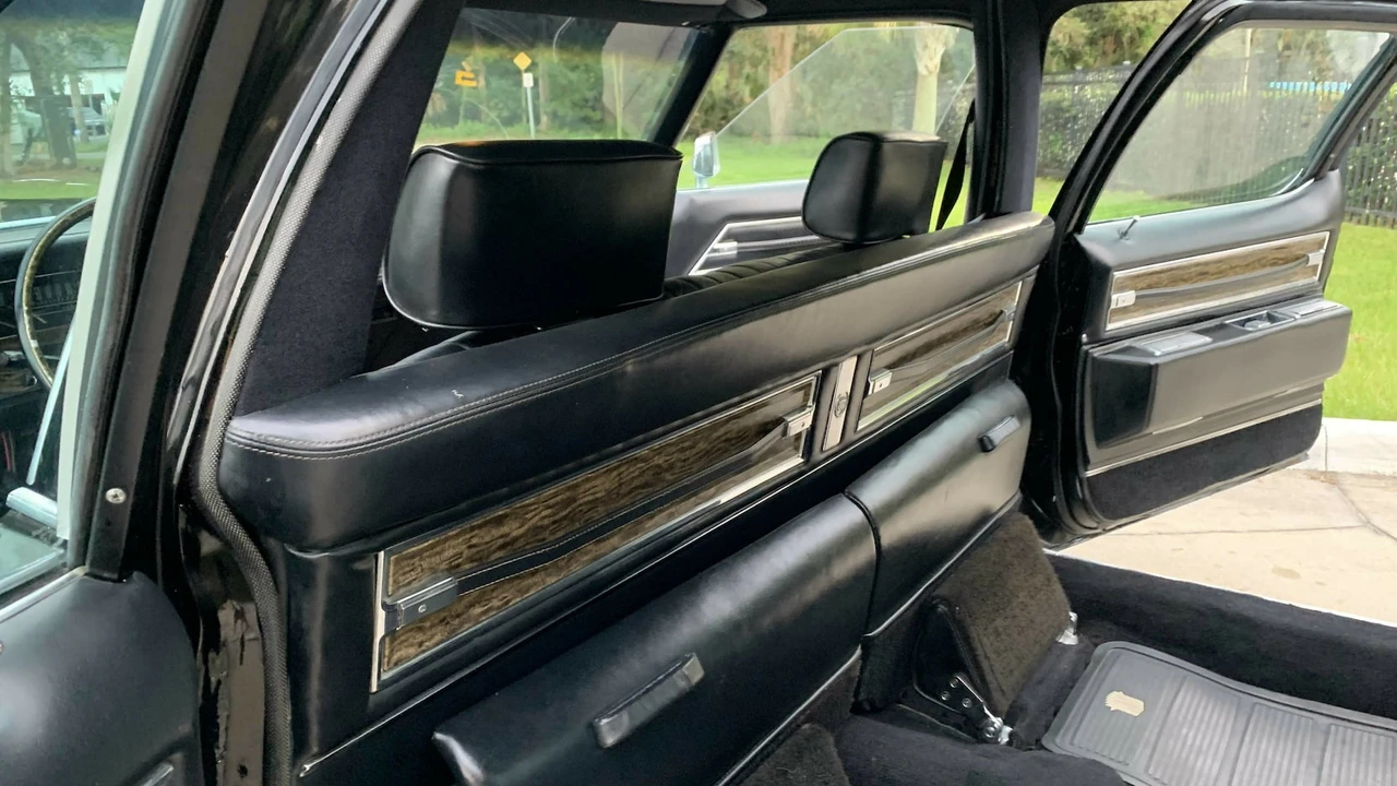 1971 Cadillac Series 70 & 75 - Image 20 of 31