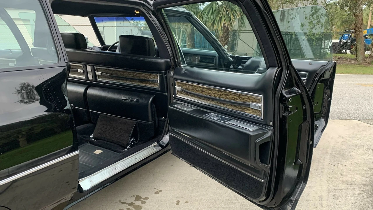 1971 Cadillac Series 70 & 75 - Image 25 of 31