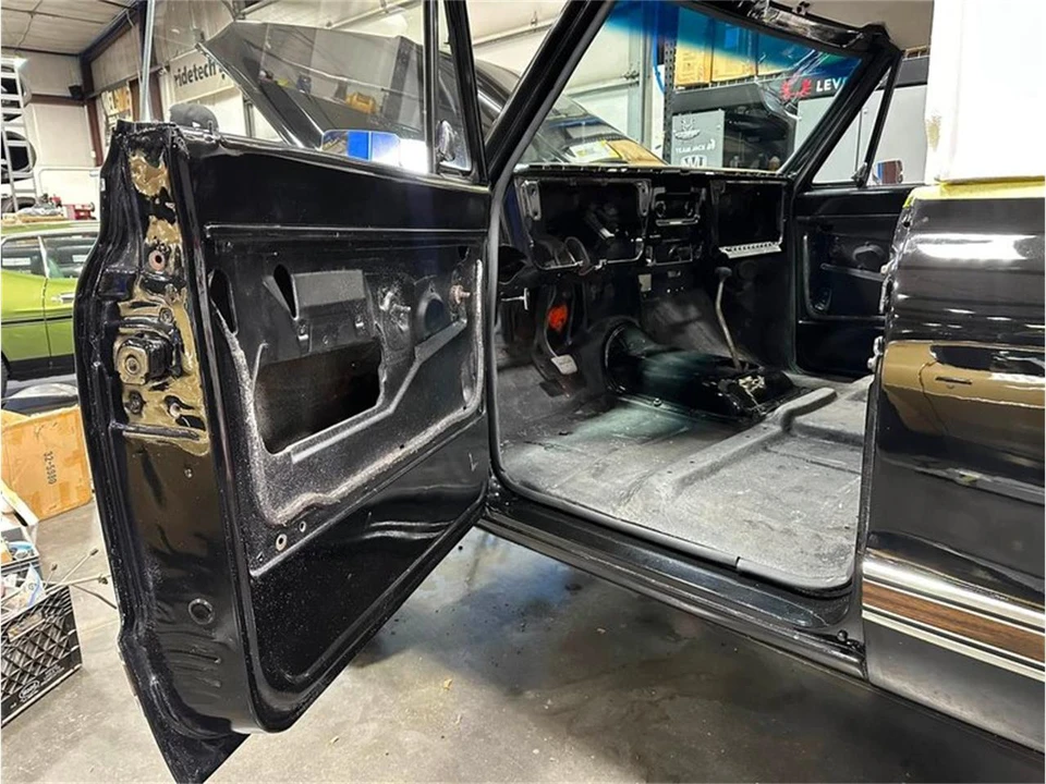 1971 Chevrolet K5 Blazer 1st Gen - Image 5 of 31
