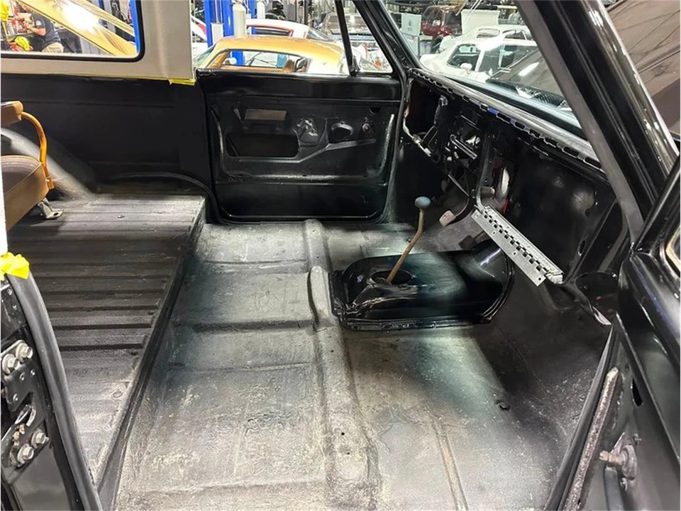 1971 Chevrolet K5 Blazer 1st Gen - Image 11 of 31