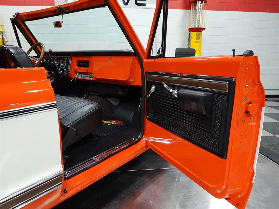 1971 Chevrolet K5 Blazer 1st Gen - Image 25 of 31