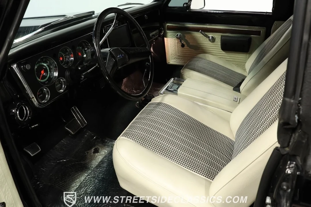 1971 Chevrolet K5 Blazer 1st Gen - Image 5 of 21