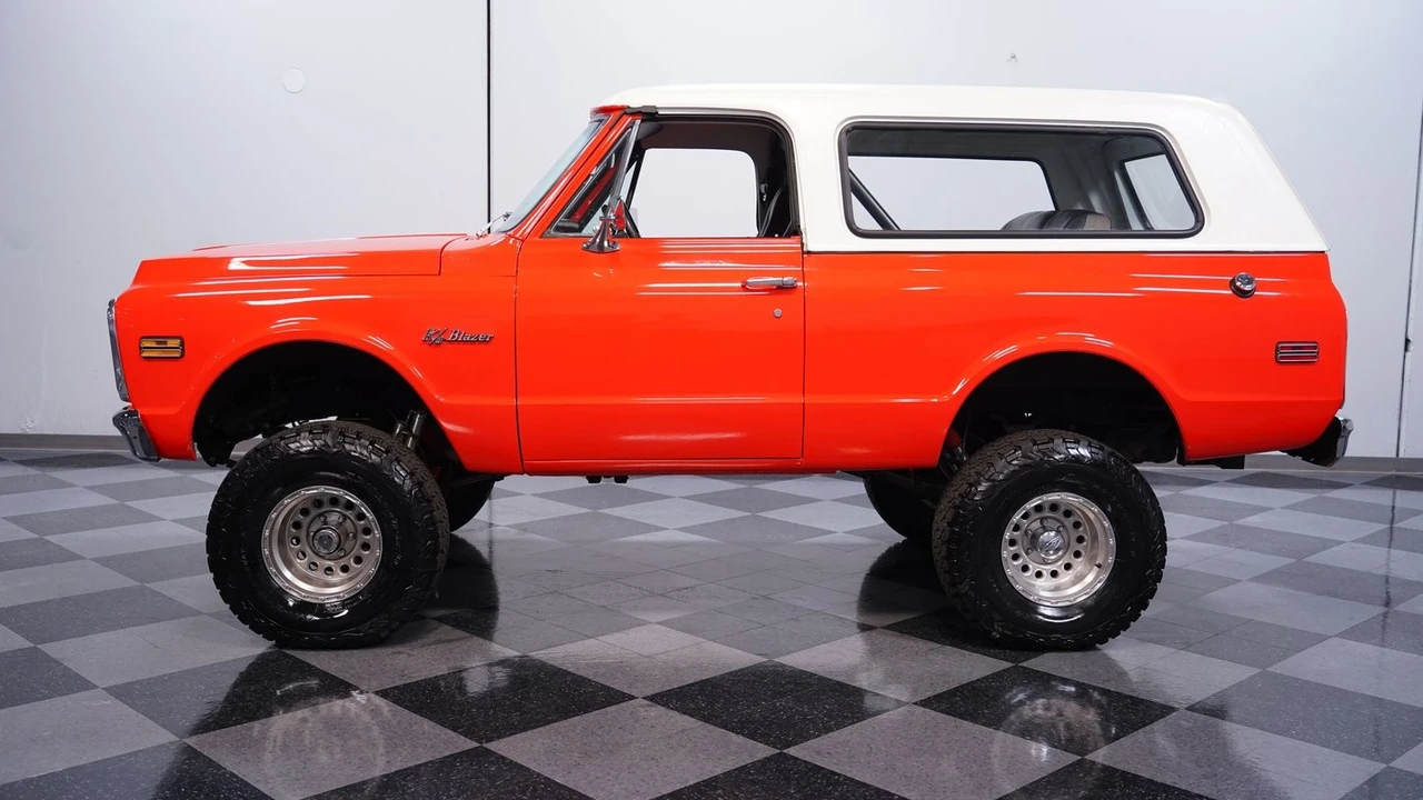 1971 Chevrolet K5 Blazer 1st Gen - Image 2 of 12