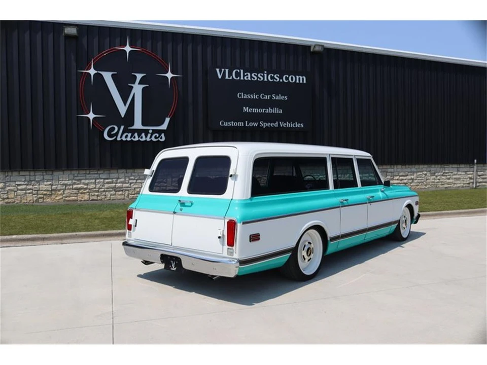 1971 Chevrolet Suburban 6th Gen - Image 15 of 31