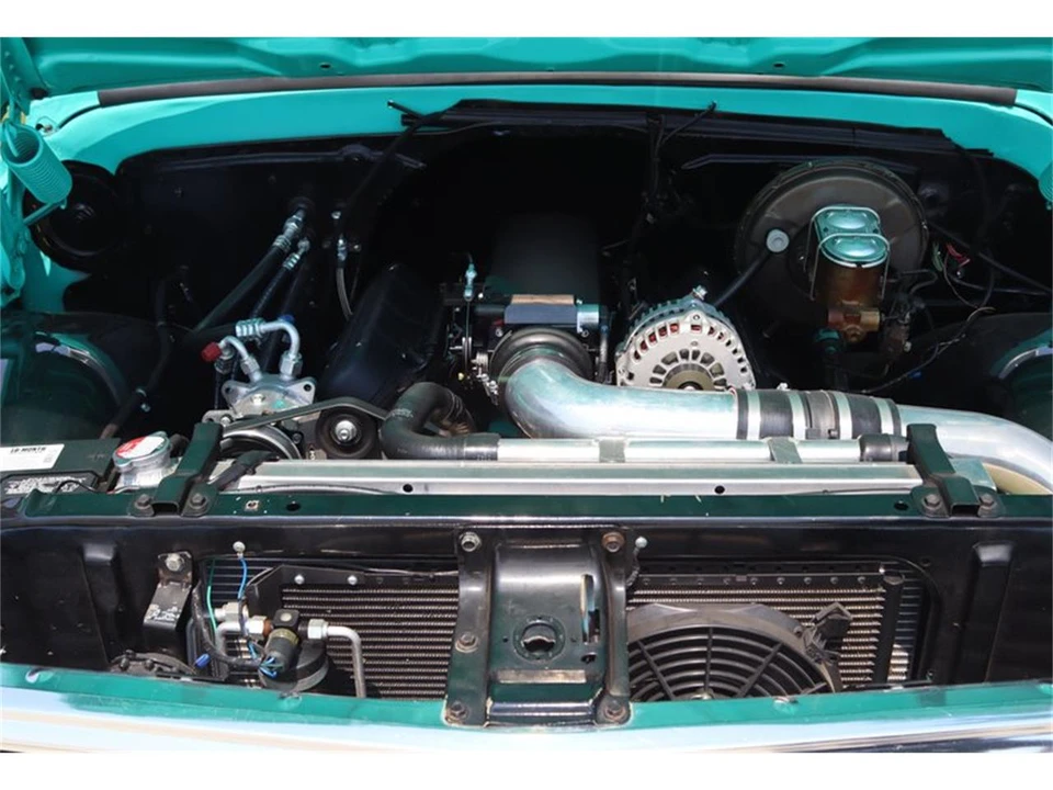 1971 Chevrolet Suburban 6th Gen - Image 2 of 31