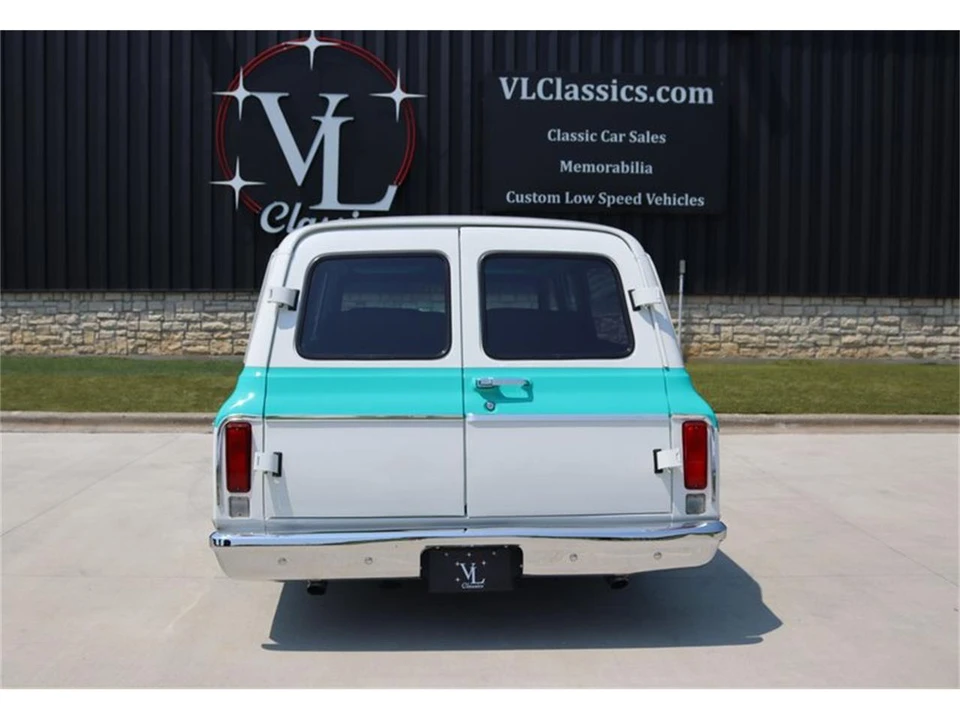 1971 Chevrolet Suburban 6th Gen - Image 12 of 31