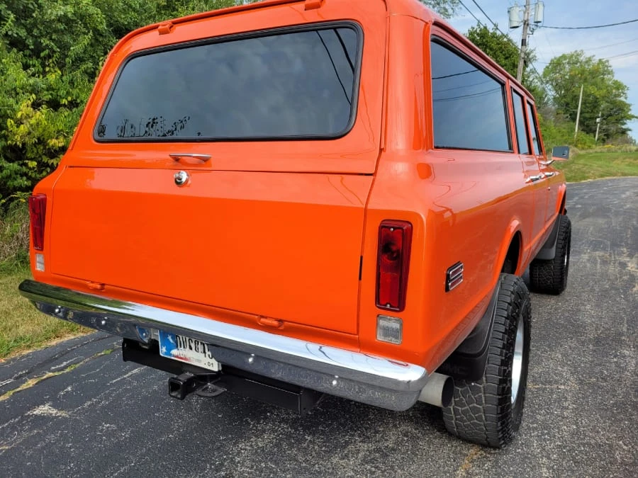 1971 Chevrolet Suburban 6th Gen - Image 9 of 27