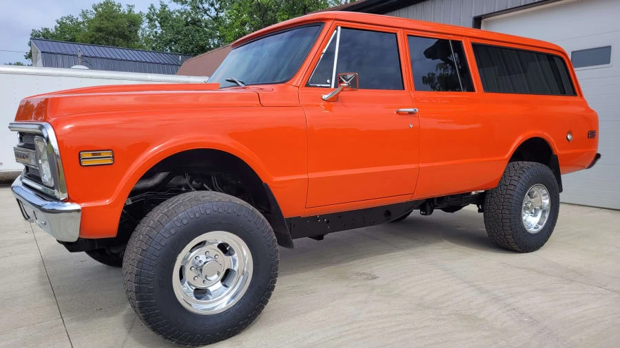 1971 Chevrolet Suburban 6th Gen - Image 4 of 27