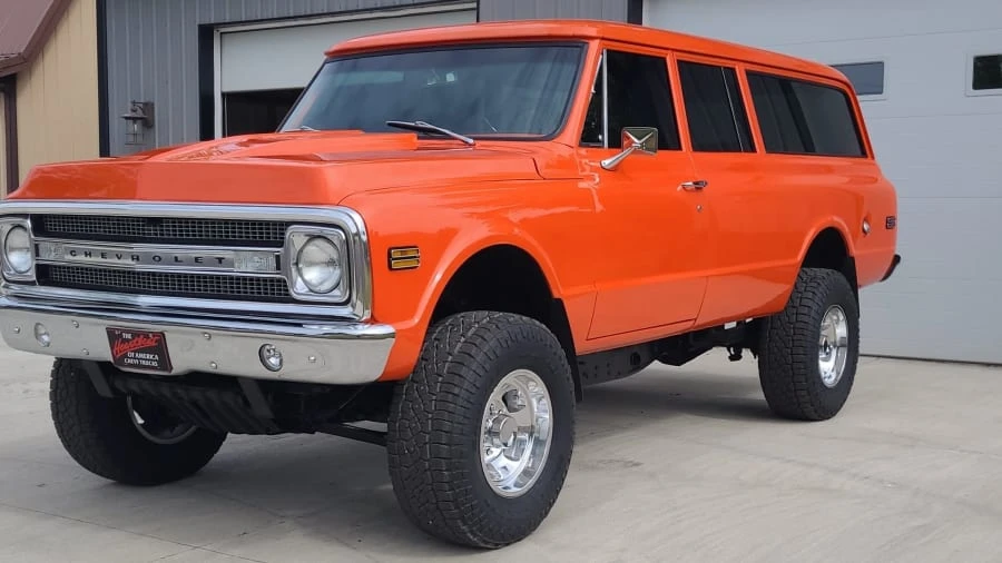 1971 Chevrolet Suburban 6th Gen - Image 3 of 27