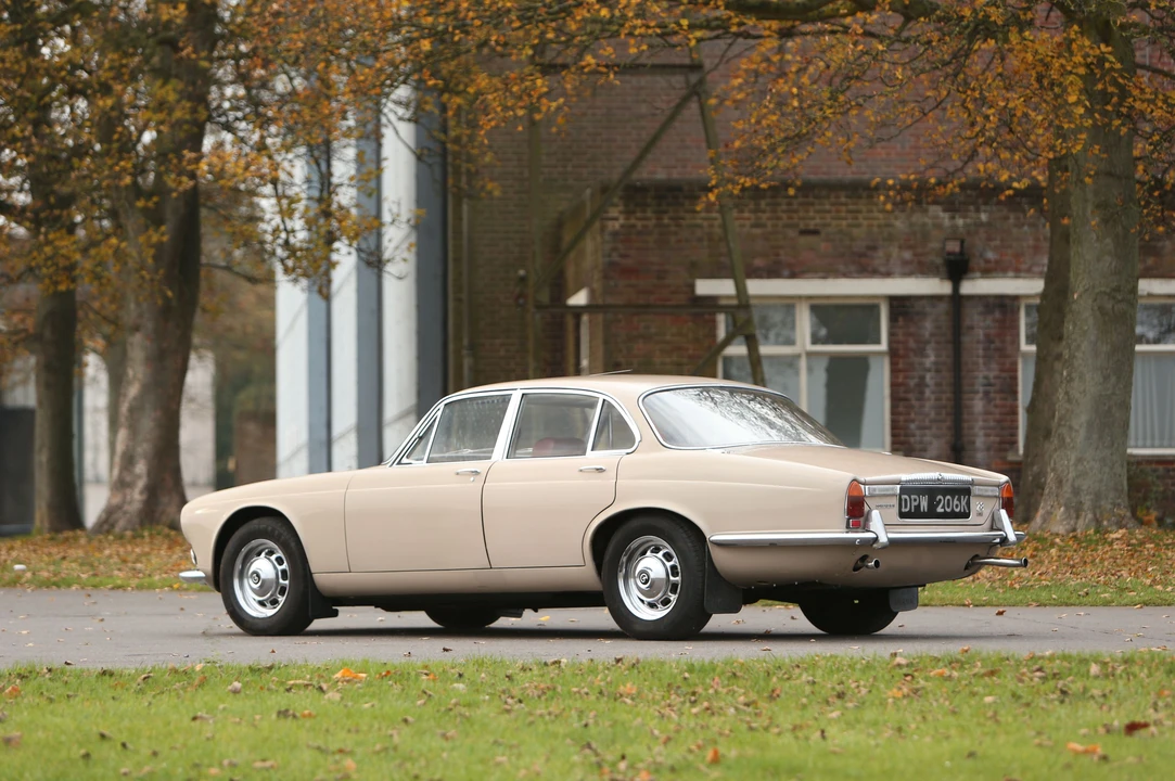 1971 Daimler - Image 17 of 17
