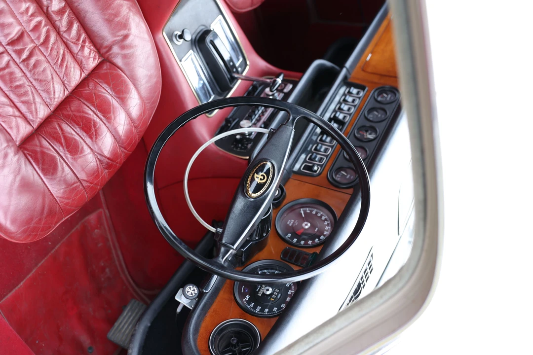 1971 Daimler - Image 9 of 17