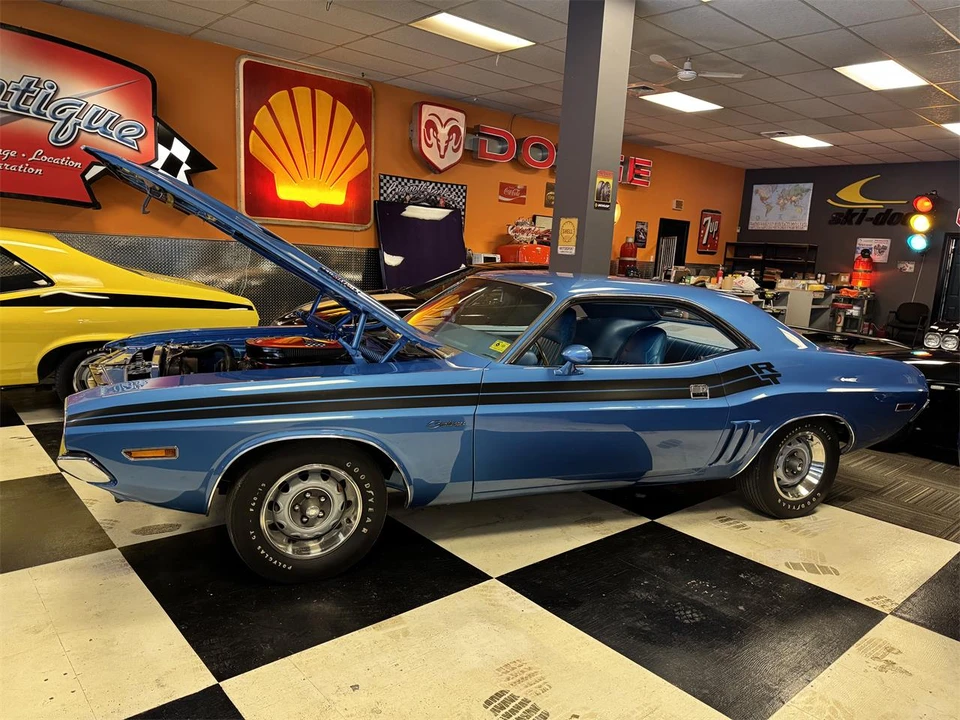 1971 Dodge Challenger R/T & T/A 1st Gen - Image 4 of 17