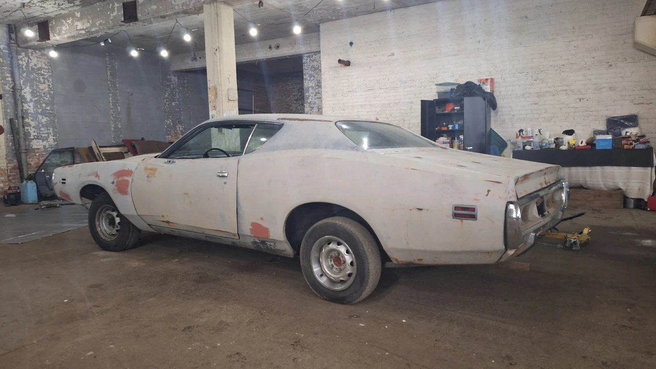 1971 Dodge Charger 3rd Gen - Image 2 of 31