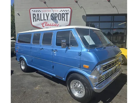 1971 Ford E250 Club Wagon Chateau