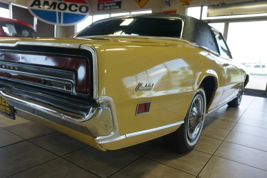 1971 Ford Thunderbird 5th Gen - Image 25 of 31