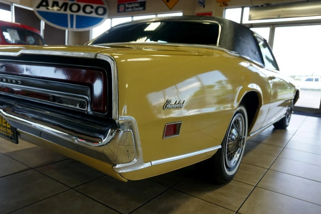 1971 Ford Thunderbird 4th Gen - Image 19 of 21