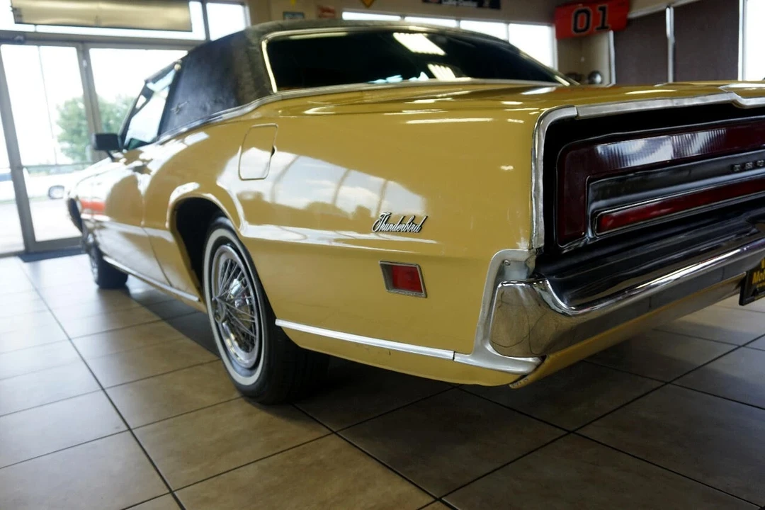 1971 Ford Thunderbird 4th Gen - Image 18 of 21