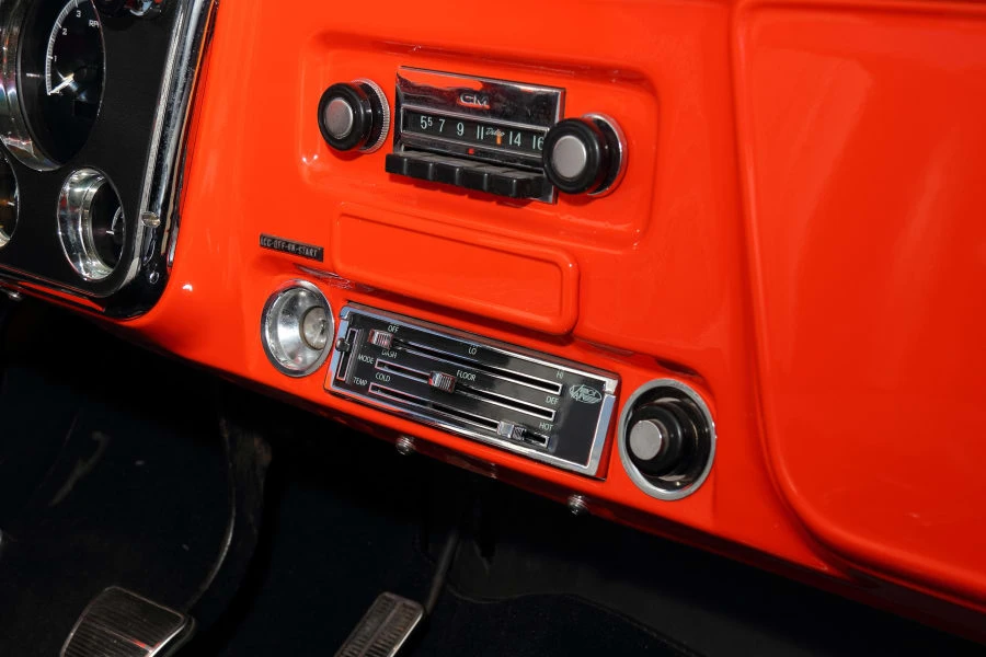 1971 GMC Jimmy 1st Gen - Image 17 of 30