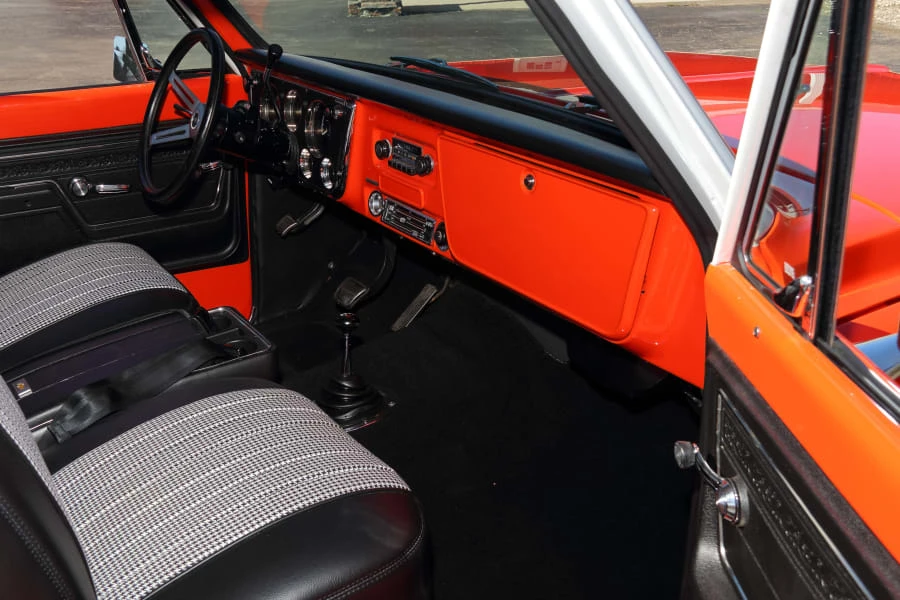 1971 GMC Jimmy 1st Gen - Image 21 of 30