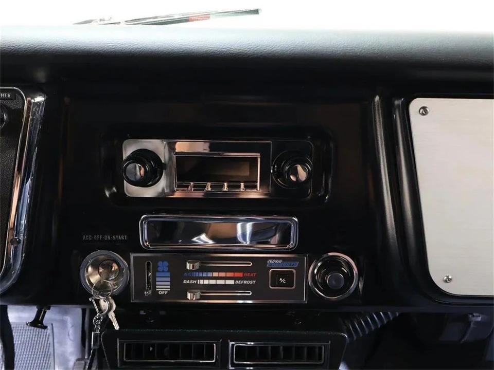 1971 GMC Jimmy 1st Gen - Image 15 of 31