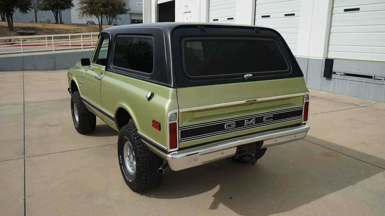 1971 GMC Jimmy 1st Gen - Image 10 of 12