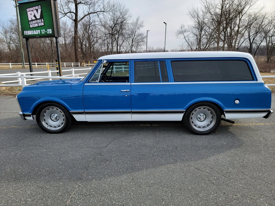 1971 GMC Suburban 6th Gen - Image 9 of 31