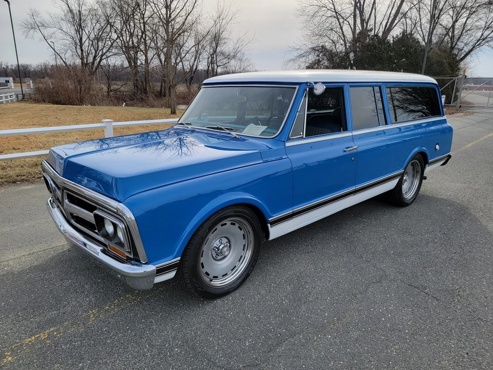 1971 GMC Suburban 6th Gen - Image 2 of 31