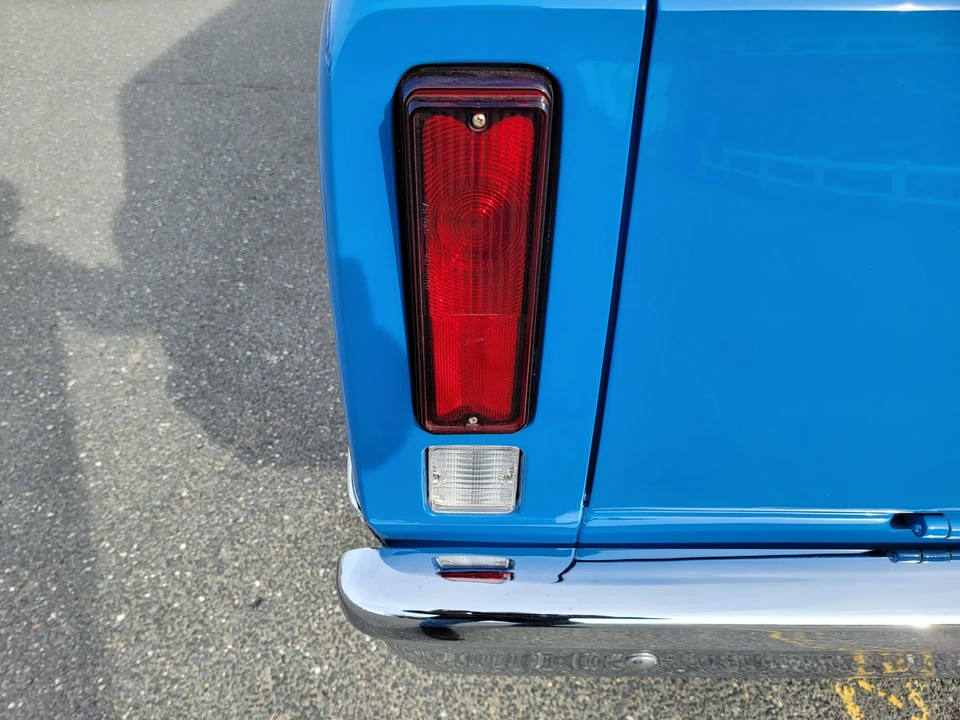 1971 GMC Suburban 6th Gen - Image 21 of 31