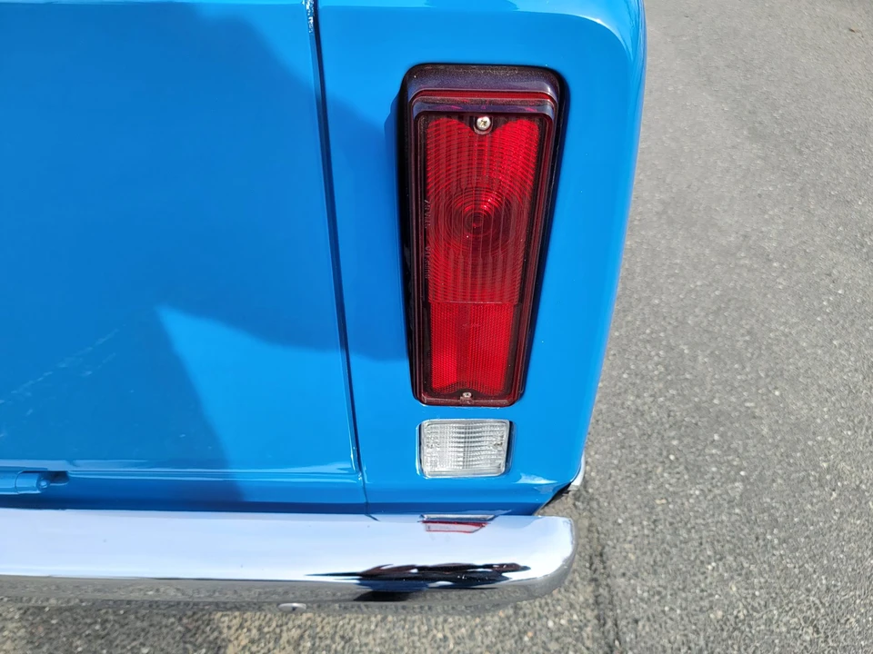 1971 GMC Suburban 6th Gen - Image 23 of 31