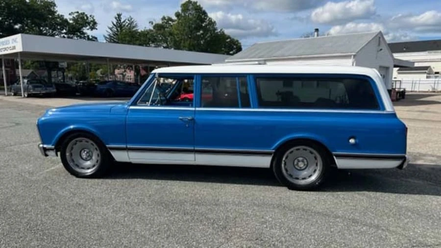 1971 GMC Suburban 6th Gen - Image 2 of 7