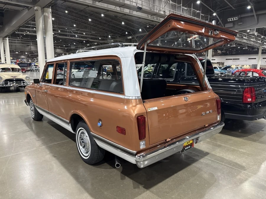 1971 GMC Suburban 6th Gen - Image 4 of 8