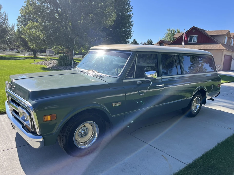 1971 GMC Suburban 6th Gen - Image 16 of 31