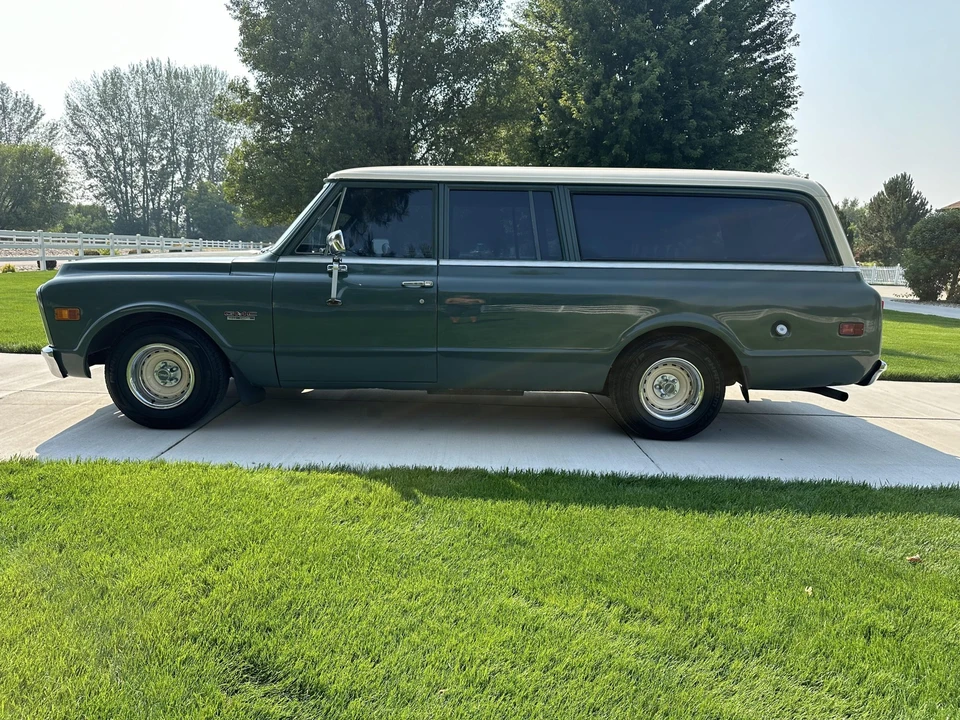 1971 GMC Suburban 6th Gen - Image 15 of 31
