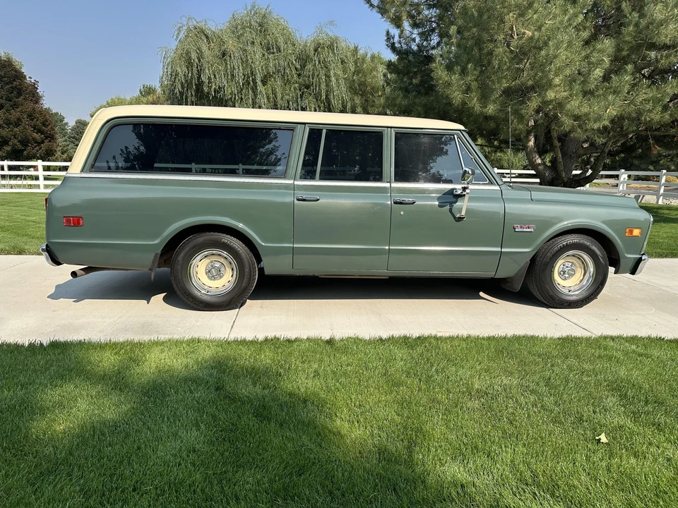 1971 GMC Suburban 6th Gen - Image 9 of 31