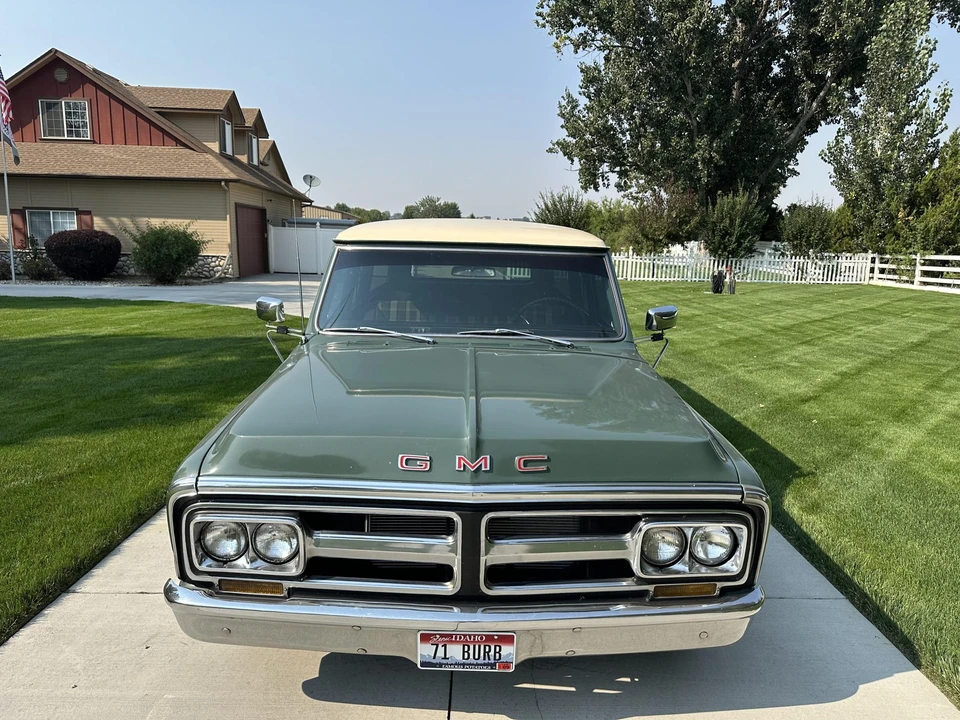 1971 GMC Suburban 6th Gen - Image 4 of 31