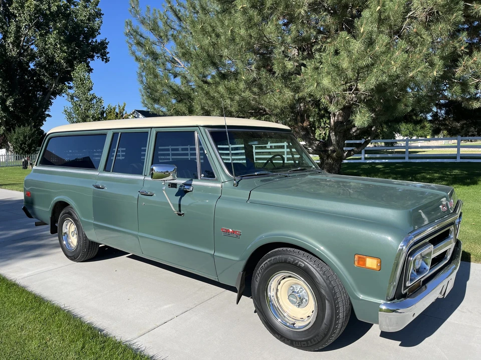 1971 GMC Suburban 6th Gen - Image 18 of 31