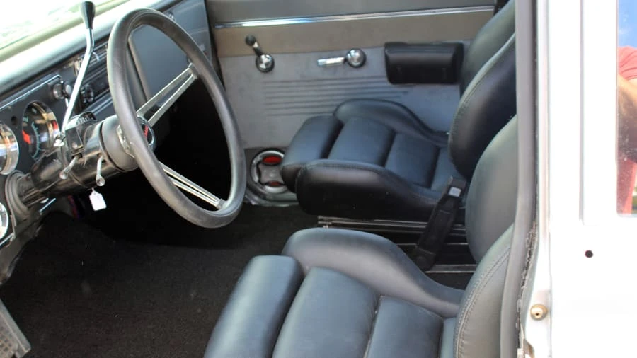 1971 GMC Suburban 6th Gen - Image 2 of 5